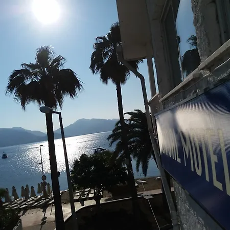 Uysal Oda ve Kahvaltı 3*